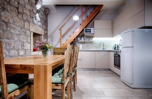 Komiza House | XVIII century stone house, next to the beach, in Komiza (Vis)