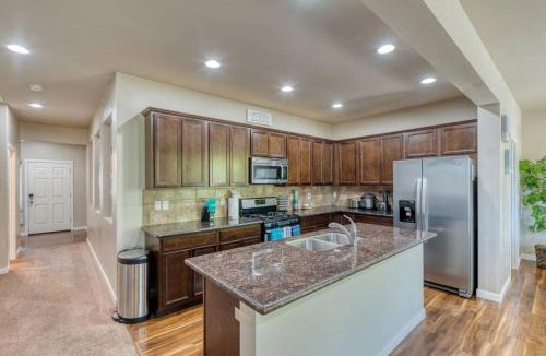 Everett Villa | xx Quieter Villa