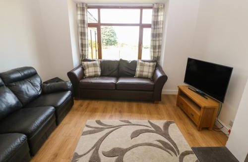 Dinas House | Y Berth Ddu Farmhouse