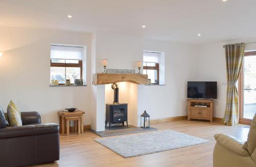 Llanelli House | Y Beudy Bach