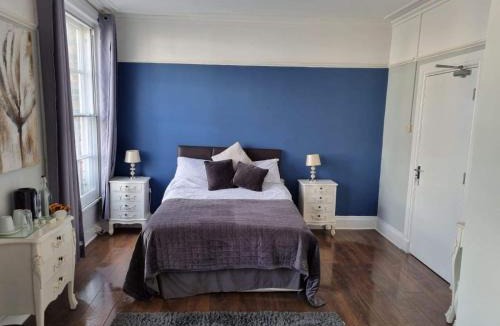 Bont Newydd Hotel | Y Castell