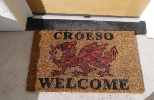 Cardigan House | Y Felin Cottage