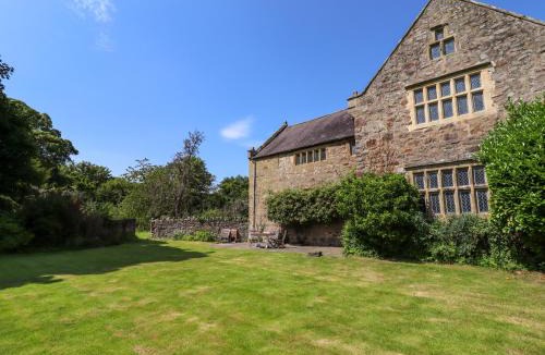 Leeswood House | Y Fferm