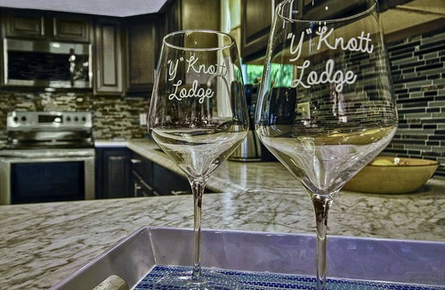 Negreet House | Y-Knott Lodge! Relax on the shores of Toledo Bend! Boat Ramp on site. Mid-Lake