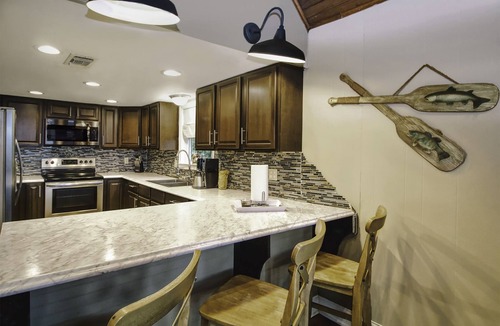 Negreet House | Y-Knott Lodge! Relax on the shores of Toledo Bend! Boat Ramp on site. Mid-Lake