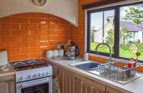 Dinas Dinlle Cottage | Y Nyth Yn Bwthyn Coed Gellyg