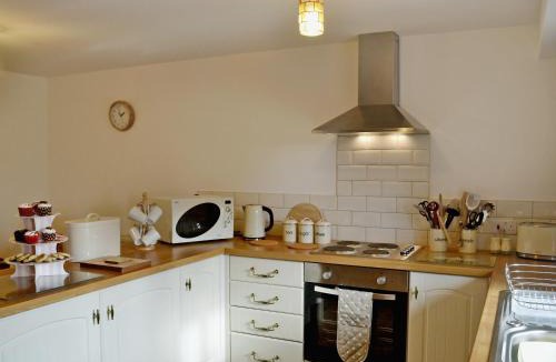 Cilybebyll House | Y Stabl-W43382