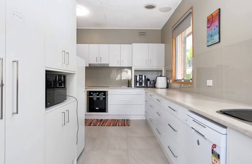 Tea Gardens Cottage | Yacaaba Cottage - Pet friendly