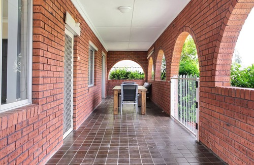 Tea Gardens Cottage | Yacaaba Cottage - Pet friendly