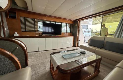 Sant Adria de Besos Boat Rental | YACHT 20Metros