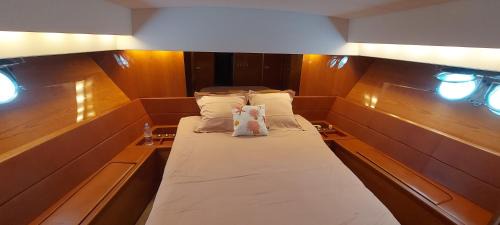 Nice Boat Rental | Yacht Charter Nice Cannes Antibes