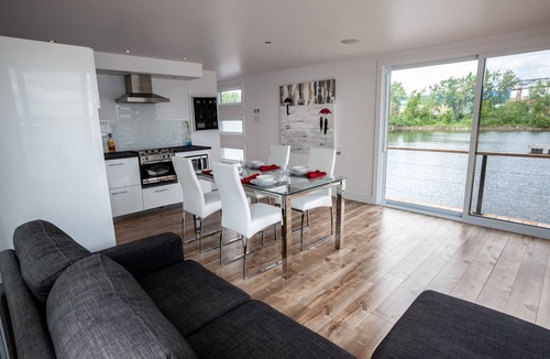 Trois-Rivieres House | Yacht Club de Trois-Rivières 1 - Maison flottante