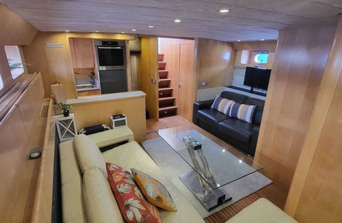 Port Cogolin Boat Rental | Yacht Dans la Baie de St Tropez