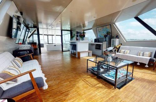Vannes Boat Rental | Yacht Gavrinis