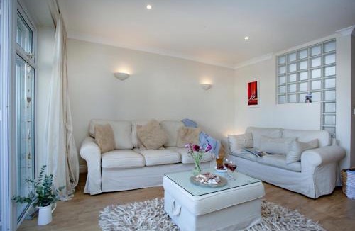 Exmouth Apartment | Yachtside