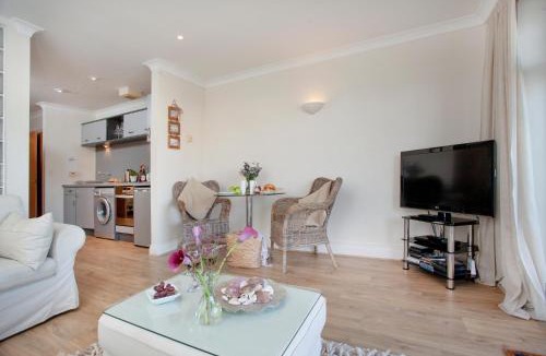 Exmouth Apartment | Yachtside