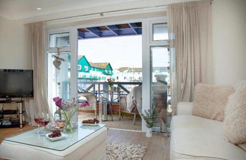 Exmouth Apartment | Yachtside