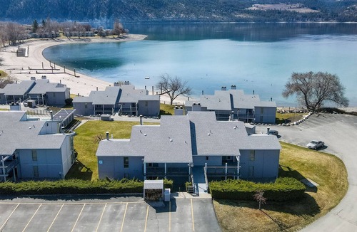 Wapato Point Condo | Yacinde E3 Panoramic Poolside and Mountain Views