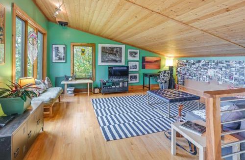 Stokes Apartment | Yadkin River 'Treehouse'~ Miles of Trails On-Site