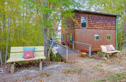 Stokes Apartment | Yadkin River 'Treehouse'~ Miles of Trails On-Site