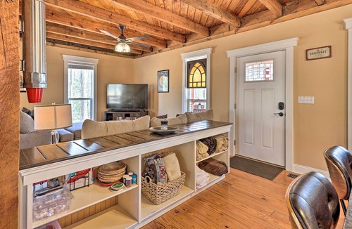Union Grove Cabin | Yadkin Valley Cabin Retreat w/ Deck, Fire Pit