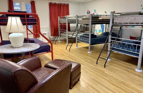 Jonesboro House | YAMAHA Hostel