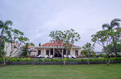 Senggigi Villa | Yamari Villa