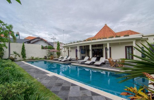 Senggigi Villa | Yamari Villa