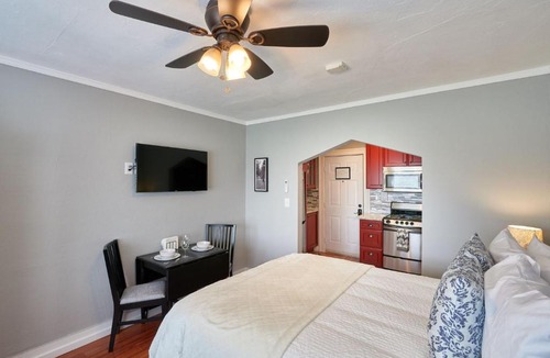 Newberg House | Yamhill Flats: Suite #4