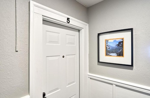 Newberg Apartment | Yamhill Flats: Suite #5