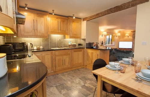 Penny Bridge Apartment | Yan at Coal Yeat - Contemporary barn conversion