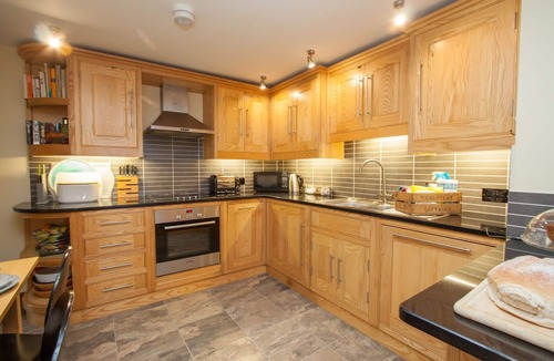 Penny Bridge Apartment | Yan at Coal Yeat - Contemporary barn conversion