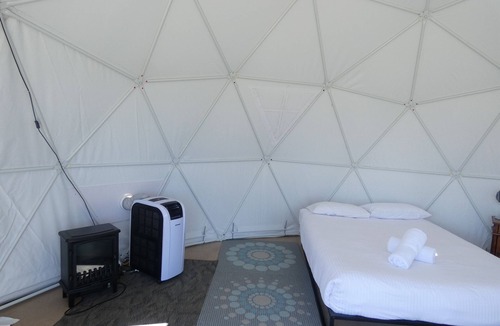 Balmattum Resort | Yanda - Self Catering Dome with private deck, BBQ, Campfire and lawn