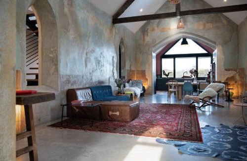 Yandoit House | Yandoit Church