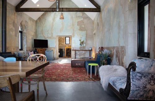 Yandoit House | Yandoit Church