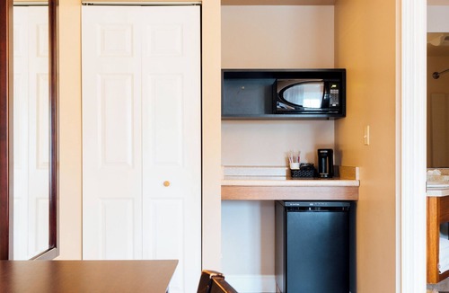 Belfast Hotel | Yankee Clipper Motel