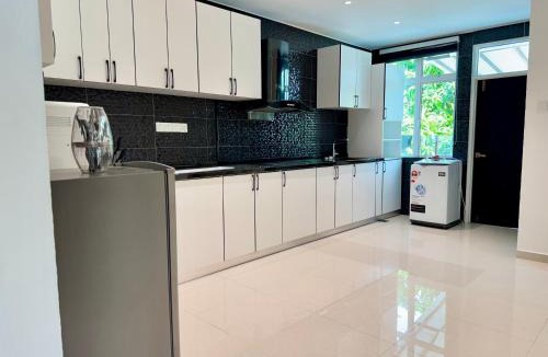 Kampung Nibung House | YANZI homestay