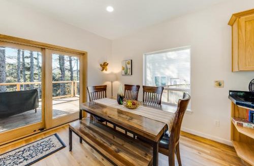 Agate Beach House | Yaquina Lighthouse View Beach Home