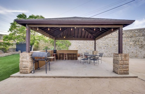 Biggs Field House | Yard w/BBQ Gazebo: Home Near Fort Bliss & Hiking