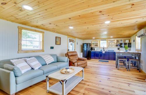 Golden House | Yard w/Lake View: Home Near Table Rock Lake!