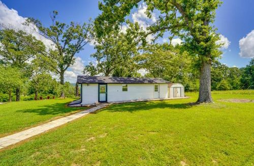 Golden House | Yard w/Lake View: Home Near Table Rock Lake!
