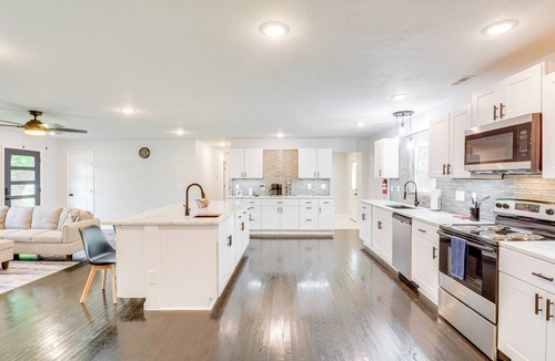 Lamar House | Yard w/Patio: Family-Friendly Home in Lamar!