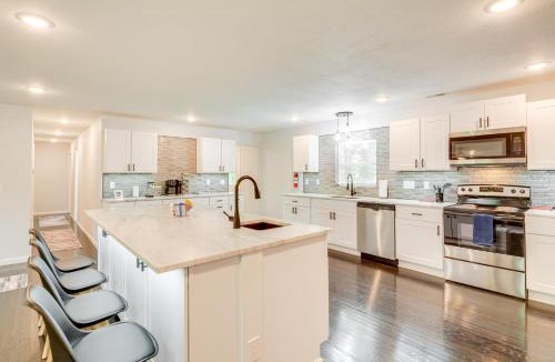 Lamar House | Yard w/Patio: Family-Friendly Home in Lamar!