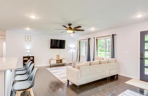 Lamar House | Yard w/Patio: Family-Friendly Home in Lamar!
