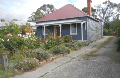 Yarram House | Yarram Cottage: Art and Accommodation