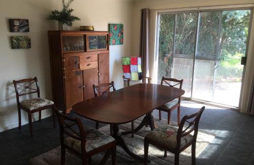 Yarram House | Yarram Cottage: Art and Accommodation