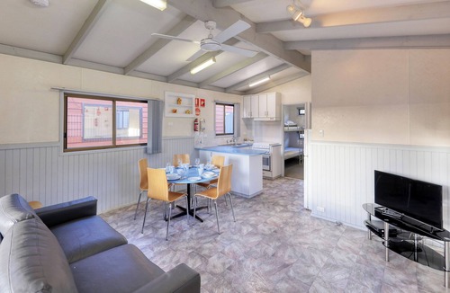 Yarrawonga Cabin | Yarrawonga Riverlands Tourist Park