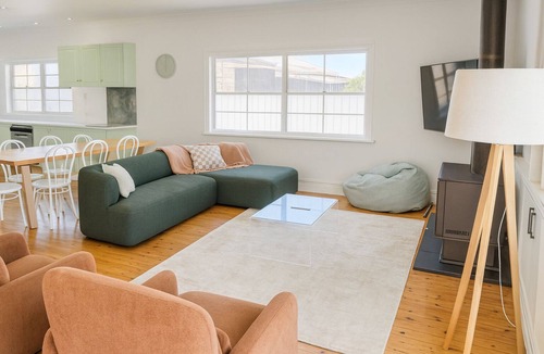 Yarrawonga House | Yarrawonga Walk Everywhere by Ready Set Stay