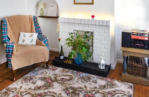 Heybridge House | Yasmin Cottage