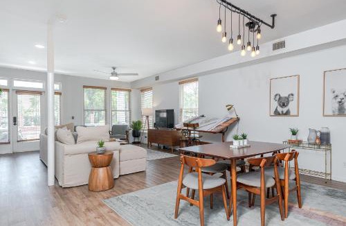 Historic Ybor Apartment | Ybor City Gem I Steps to 7th Ave I Sleeps 6